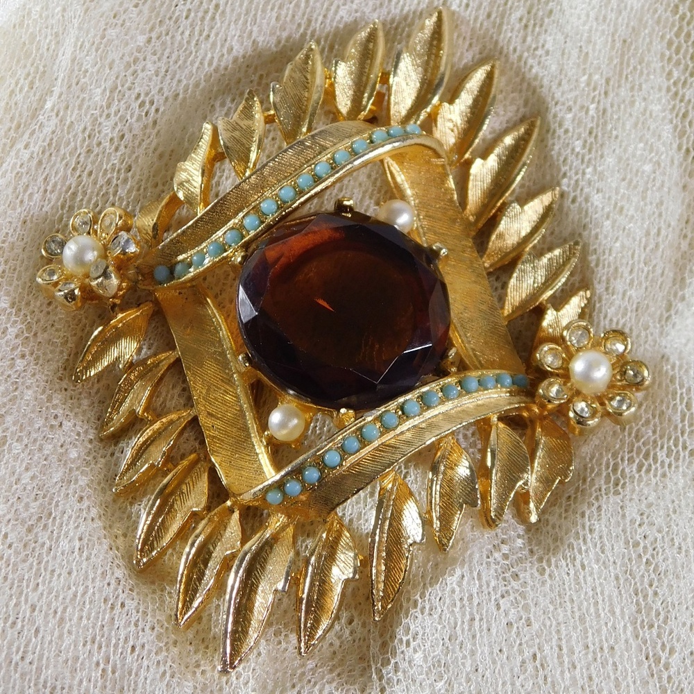 Amazing Vintage ART Signed Topaz Glass Stone Pearl and Glass Cabochon Brooch